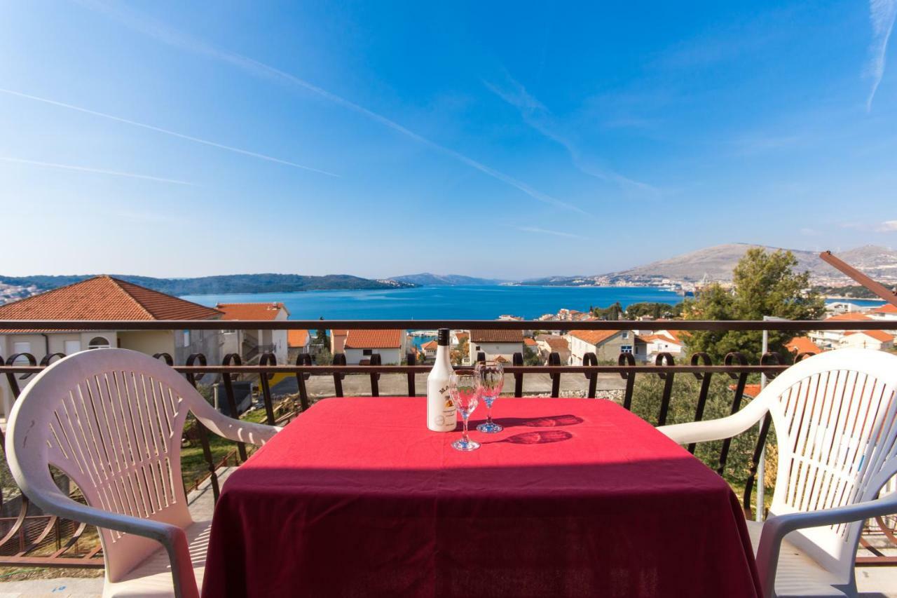 Apartmani Island Traù Esterno foto