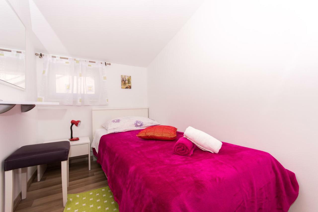 Apartmani Island Traù Esterno foto