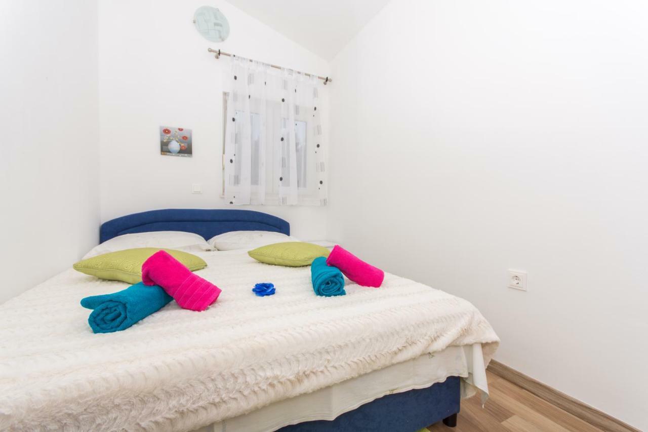 Apartmani Island Traù Esterno foto