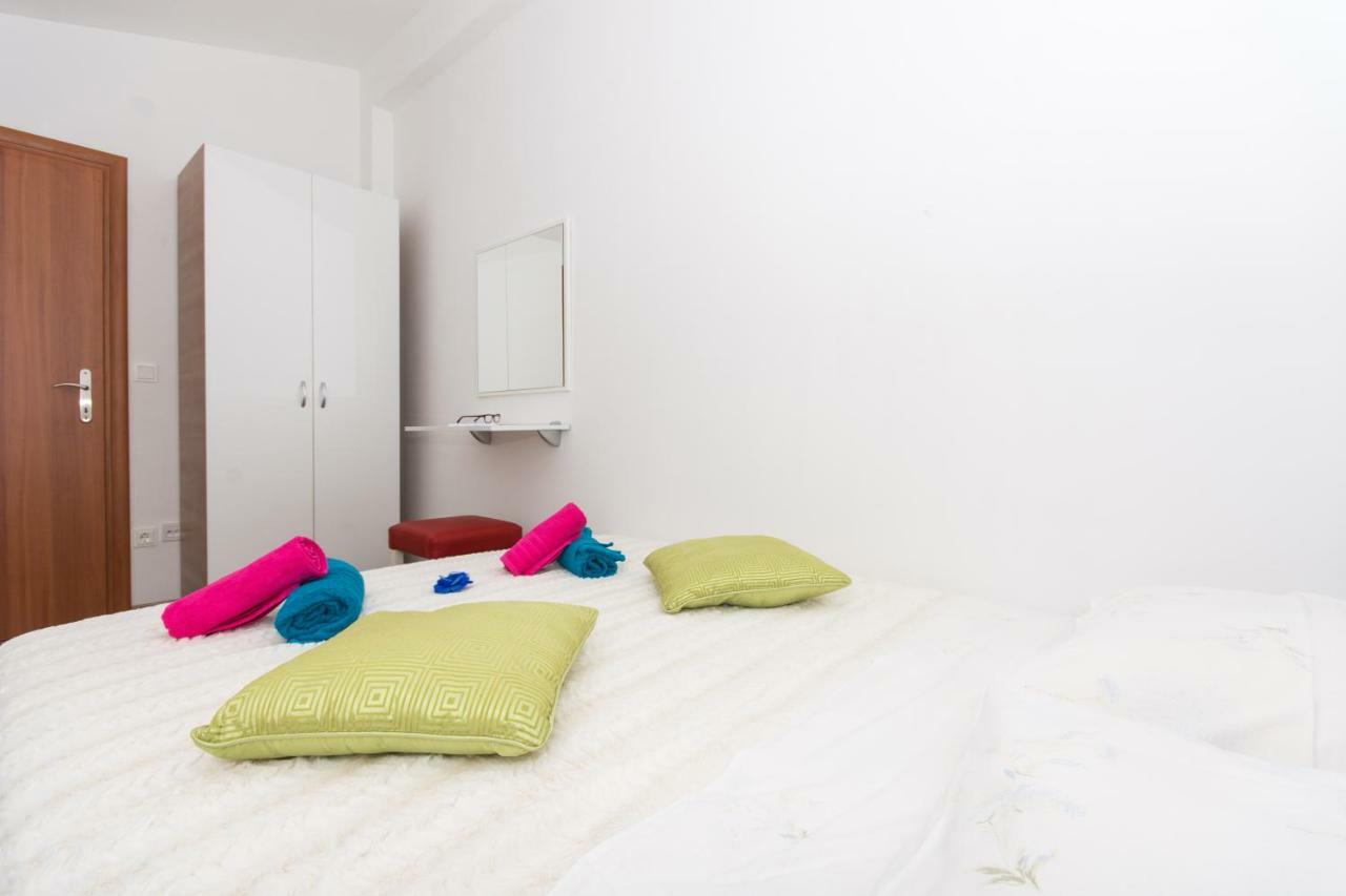 Apartmani Island Traù Esterno foto