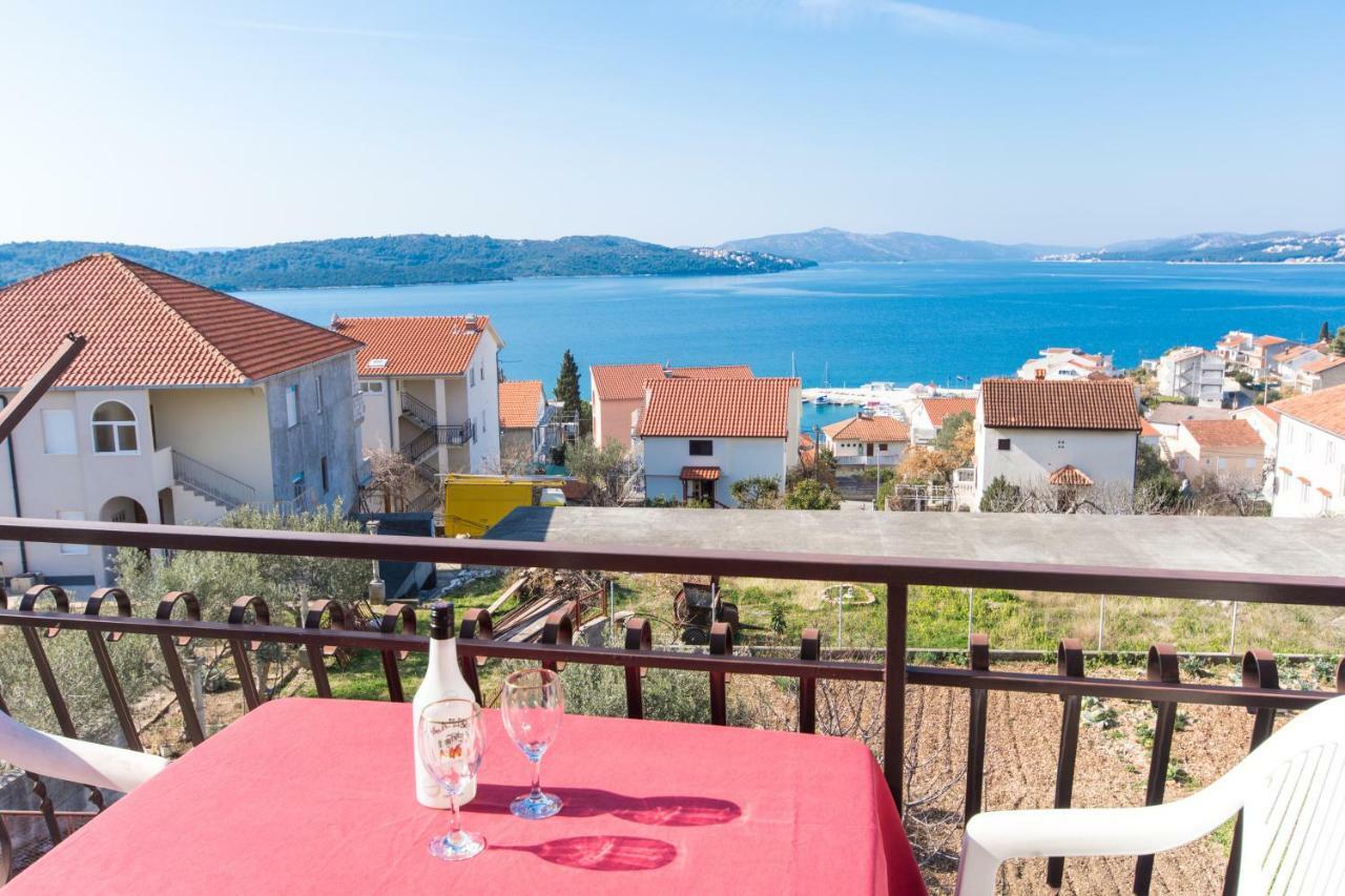 Apartmani Island Traù Esterno foto