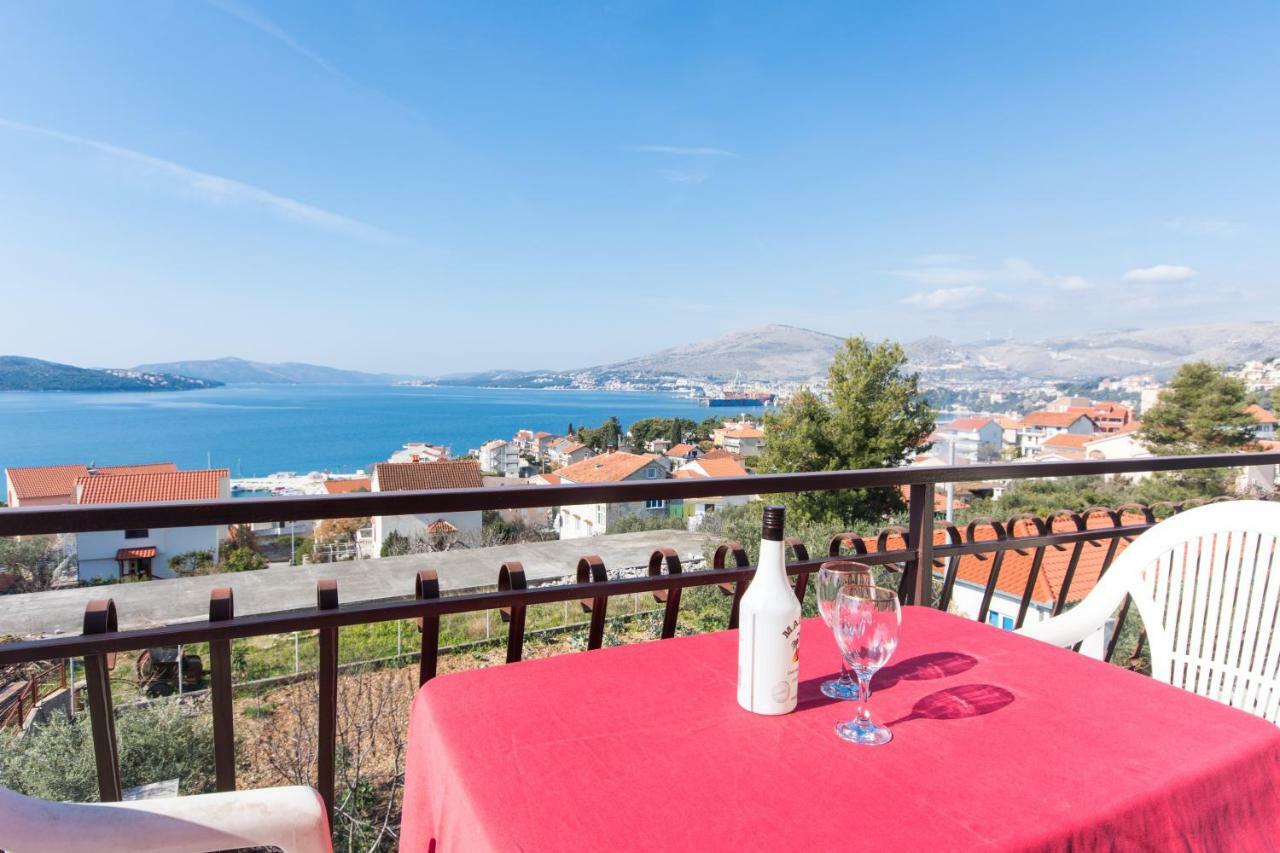 Apartmani Island Traù Esterno foto