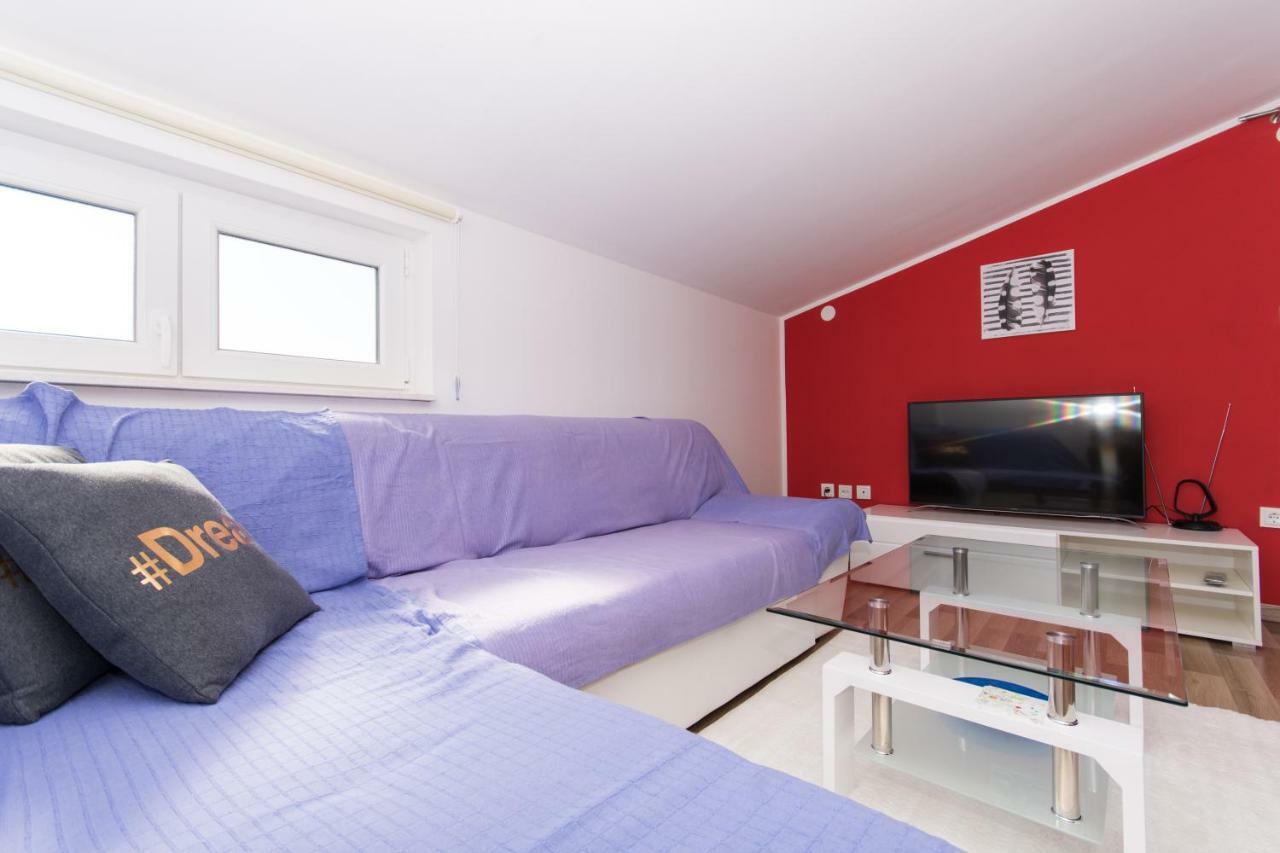 Apartmani Island Traù Esterno foto
