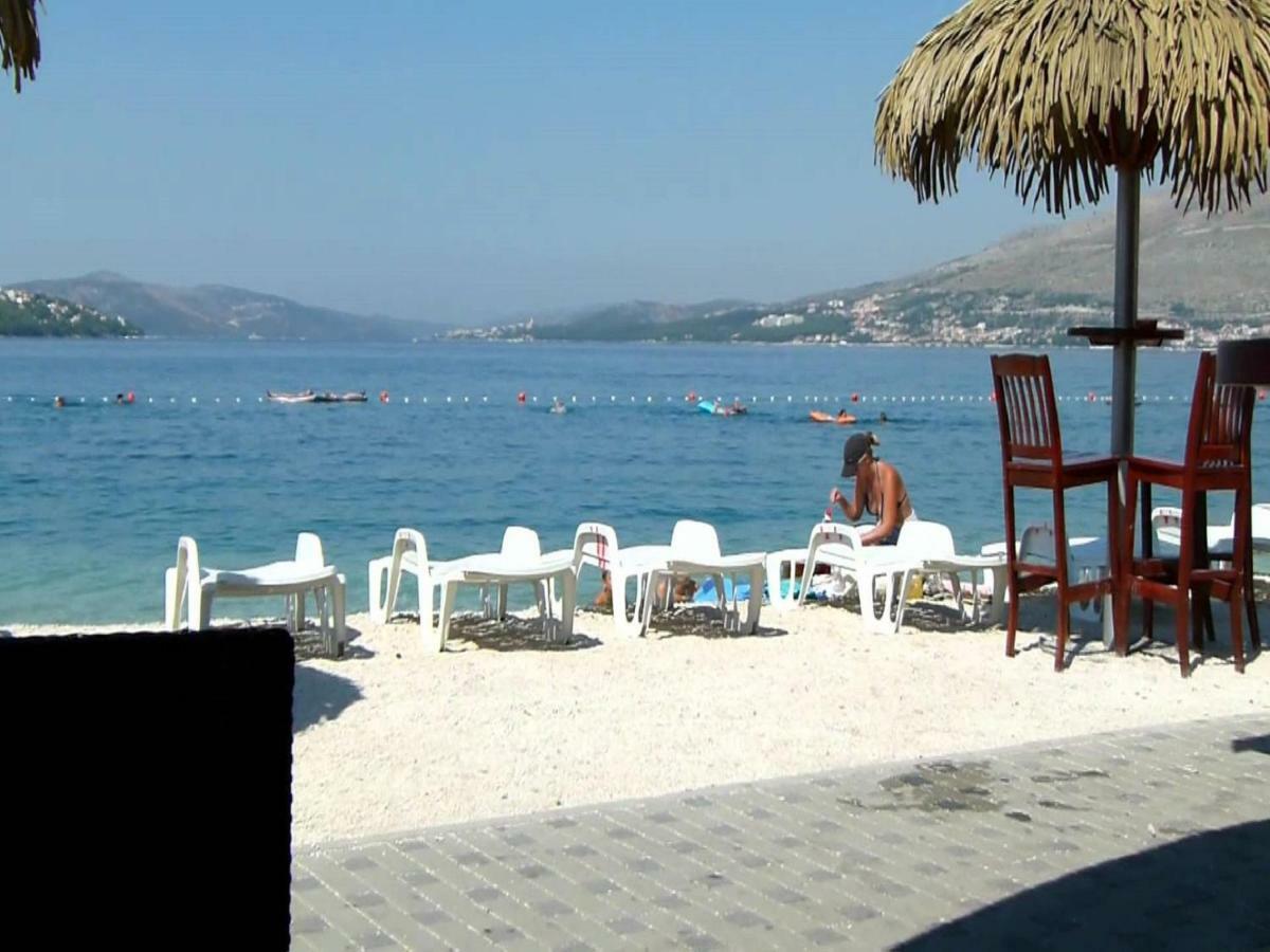 Apartmani Island Traù Esterno foto