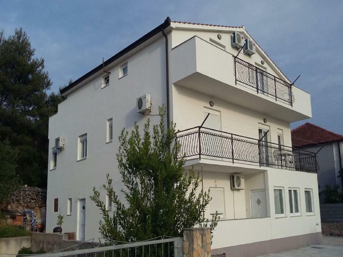 Apartmani Island Traù Esterno foto