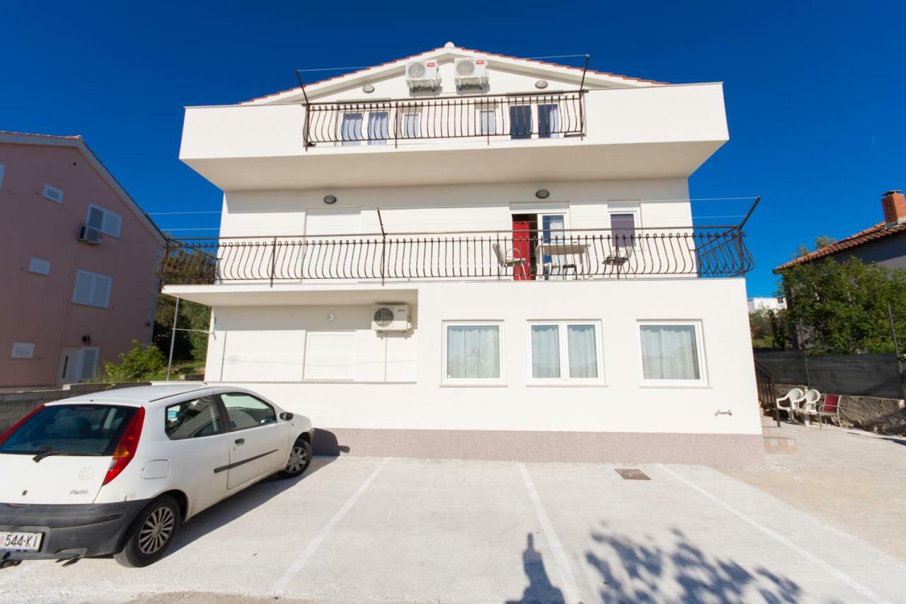 Apartmani Island Traù Esterno foto