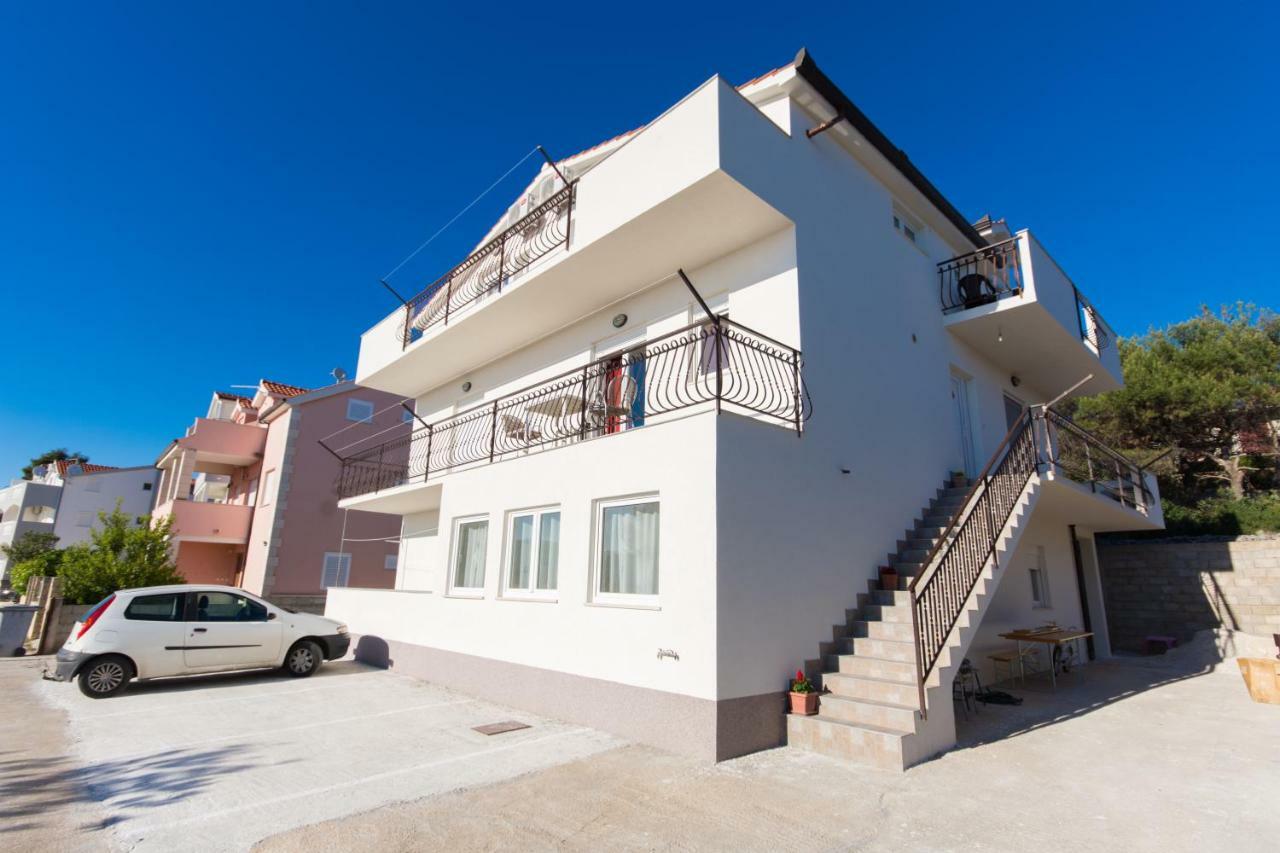 Apartmani Island Traù Esterno foto