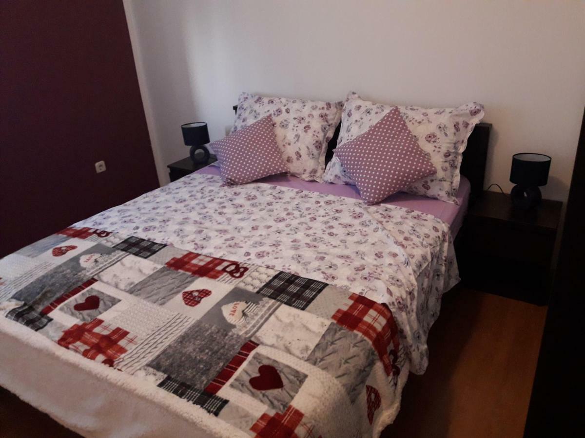 Apartmani Island Traù Esterno foto
