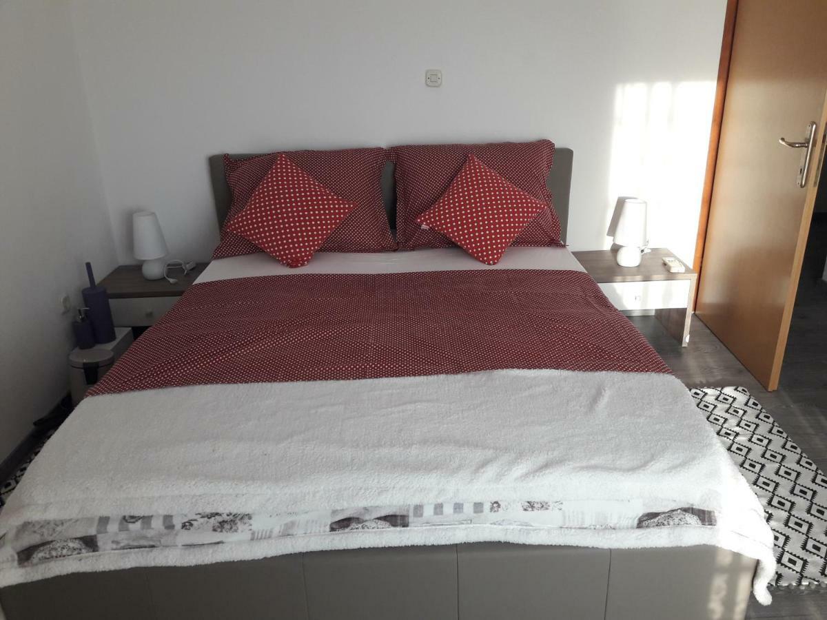 Apartmani Island Traù Esterno foto
