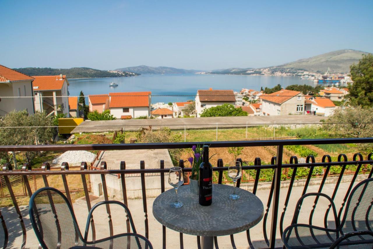 Apartmani Island Traù Esterno foto