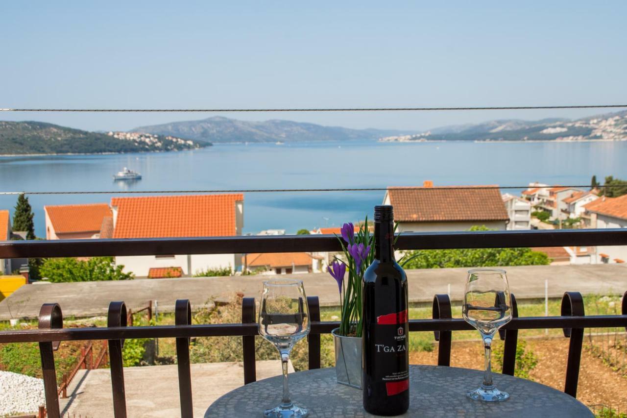 Apartmani Island Traù Esterno foto