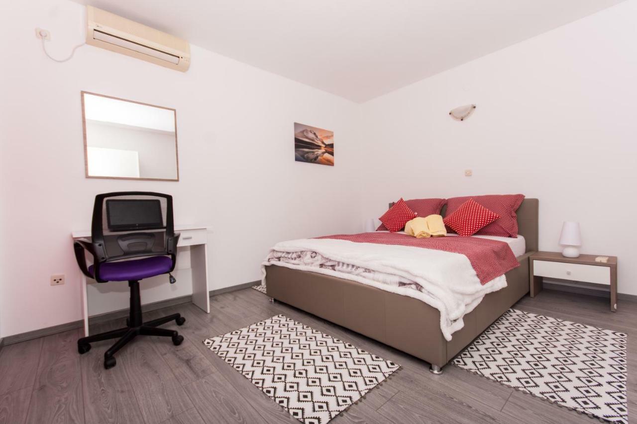 Apartmani Island Traù Esterno foto